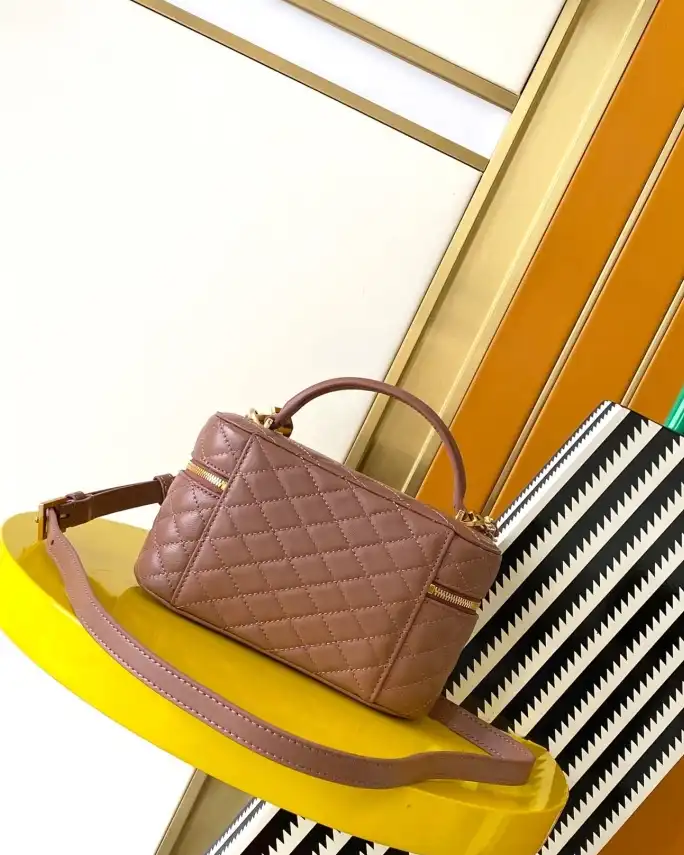 Gvc*1 cosmetic bags 4837a-0085