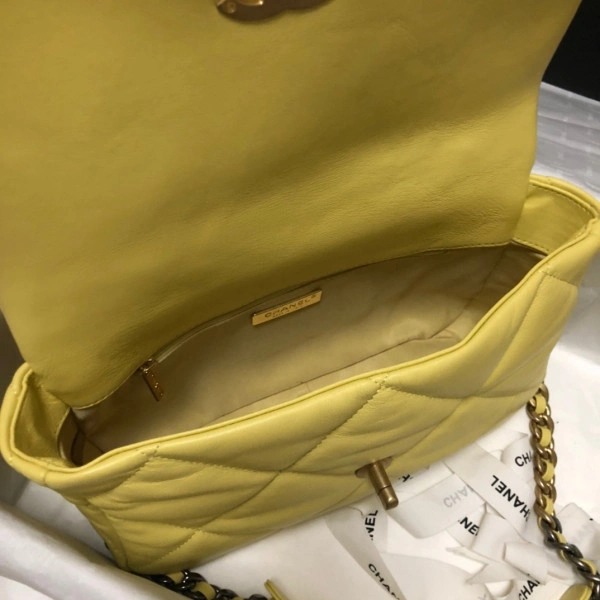 Ch**el 19 flap bag welldesigned 66