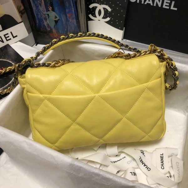 Ch**el 19 flap bag welldesigned 66